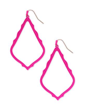 kendra-scott-sophee-matte-drop-earrings-in-magenta_00_default_lg